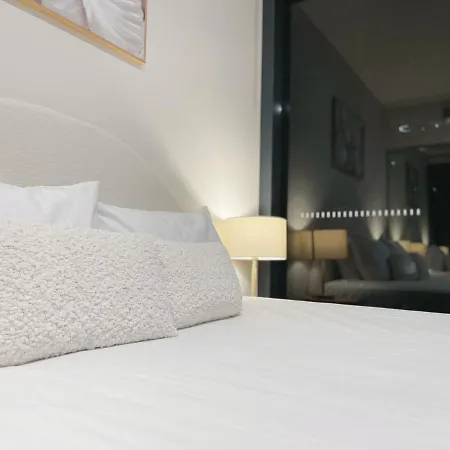 Cultural Oasis Kingbed At South Bank Apartment