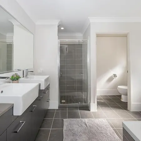 Holiday home Large House 7 Mins From Airport Brisbane