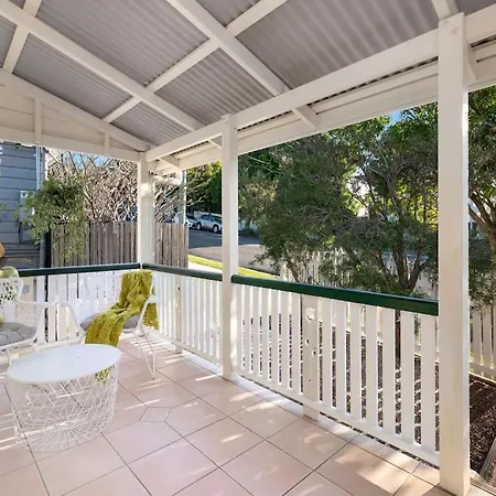Milkins With Deck And Off St Parking *
