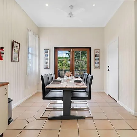 Milkins With Deck And Off St Parking Holiday home