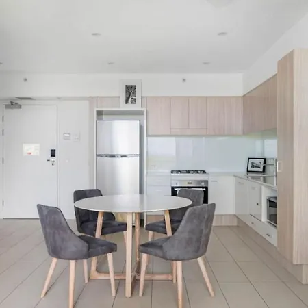 Opposite Lush Park Lands And Playground, Freeparking Apartment *