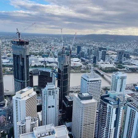 Skyline View High Floor 2br With Sofa Bed And Free Parking Apartment Brisbane
