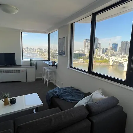 Apartment Riverside Retreat *