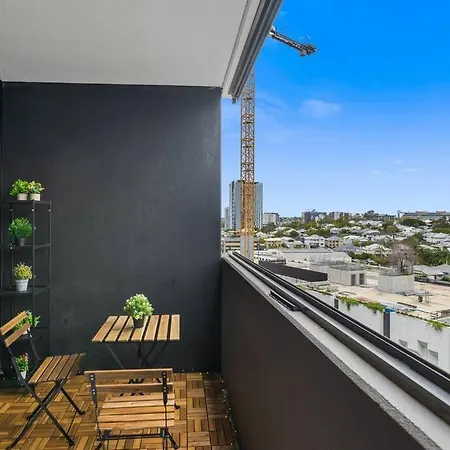 Modern 2 Bedrooms With Super Comft Beds & Spa! *