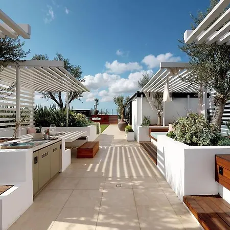 Apartment Modern 2 Bedrooms With Super Comft Beds & Spa! *