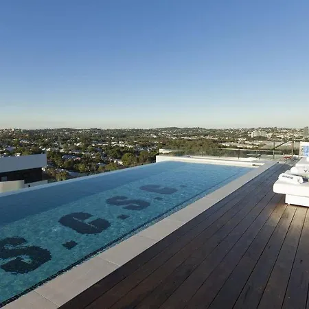 Modern 2 Bedrooms With Super Comft Beds & Spa! Apartment Brisbane