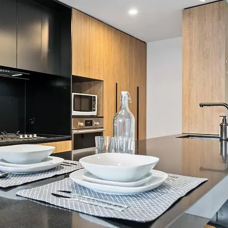 Modern 2 Bedrooms With Super Comft Beds & Spa!