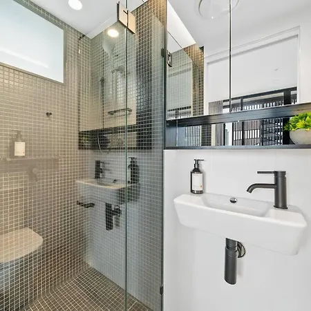 Modern 2 Bedrooms With Super Comft Beds & Spa! Brisbane