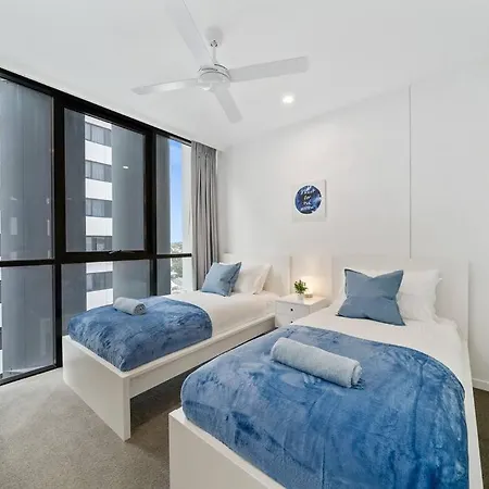 Modern 2 Bedrooms With Super Comft Beds & Spa! Apartment Brisbane
