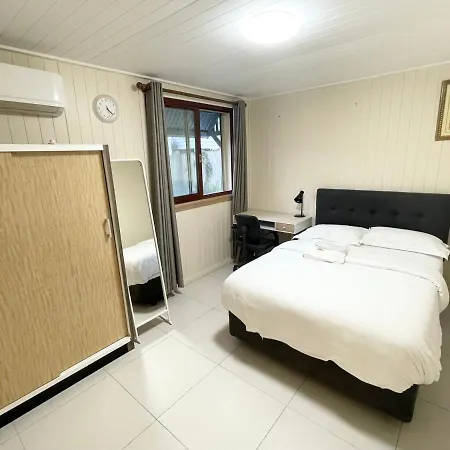 197 Shafston Ave Kangaroo Point Qld 4169 Homestay