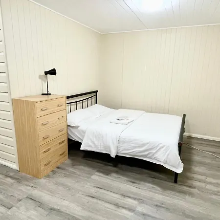 Homestay 197 Shafston Ave Kangaroo Point Qld 4169