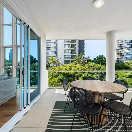 Modern Luxurious House In The Heart Of Bris