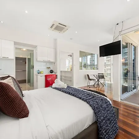 Modern Luxurious House In The Heart Of Bris