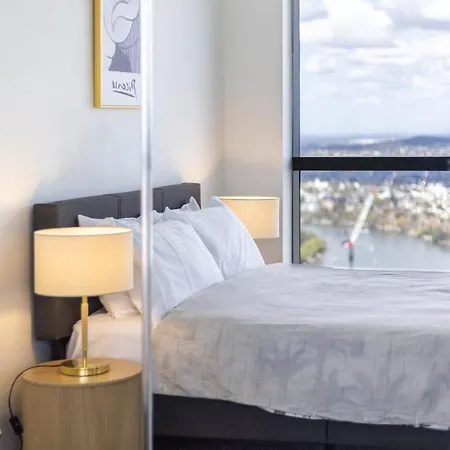 Skyline & Riverview Skyhigh Seduction Luxe