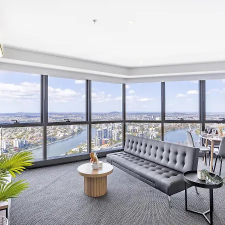 Skyline & Riverview Skyhigh Seduction Luxe Apartment *