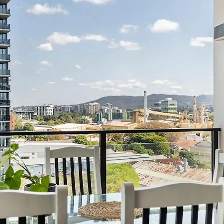 Apartment South Lounge *