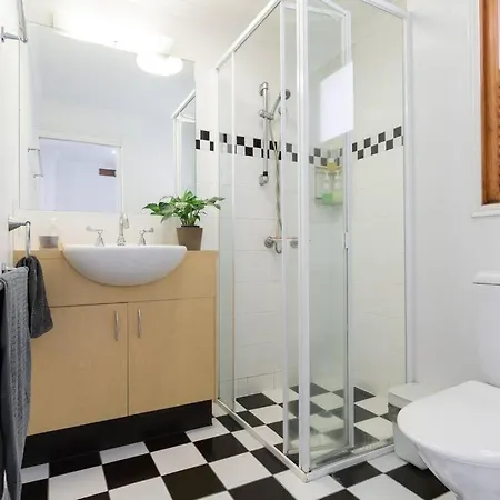 Cool Flat - 2 Bed & Office Apartment