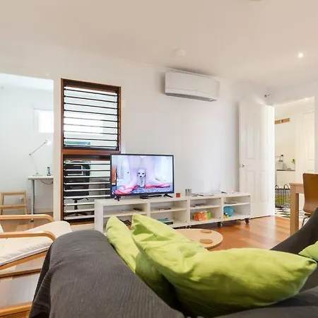 Cool Flat - 2 Bed & Office