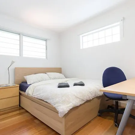 Cool Flat - 2 Bed & Office Apartment *