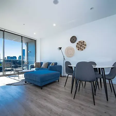 Stylish 1br Apt With Amazing City/river View!