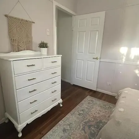 Charming - 4-bedroom Plus Study *