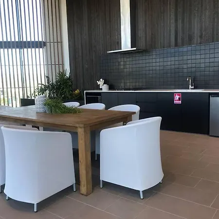 1b Modern Flat In Peel St With Pool And Gym Access C20