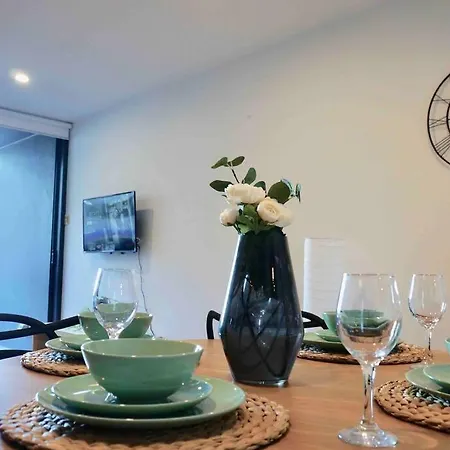 1b Modern Flat In Peel St With Pool And Gym Access C20 Brisbane