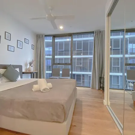 Studio- Close To Cbd+free Top City View * Brisbane