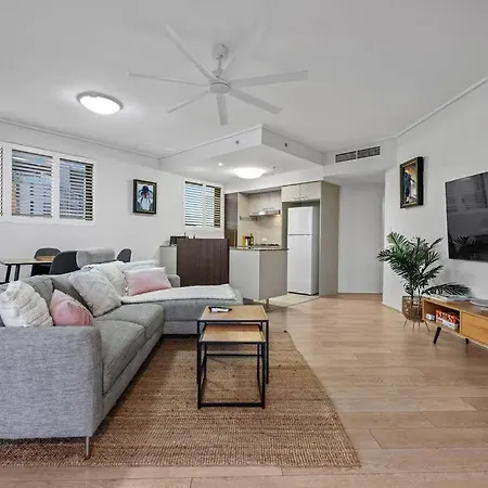 Breathtaking! 2bed/2bath/1car/pool ~ Cbd Apartment