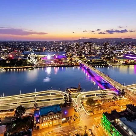 Dress Circle! 2bed/2bath/1car/amazing Views ~ Cbd