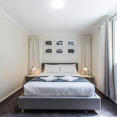 Fernberg - Sunny Queenslander Charm Holiday home *