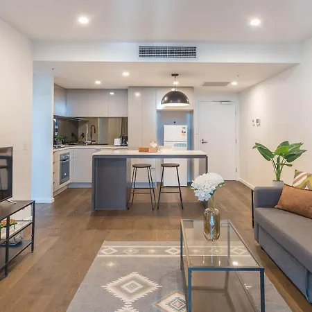 Apartment Cityscape Serenity With Pool Near Gabba And Cbd Brisbane