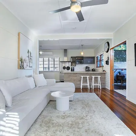 The Retreat - Your Urban Sanctuary Holiday home *