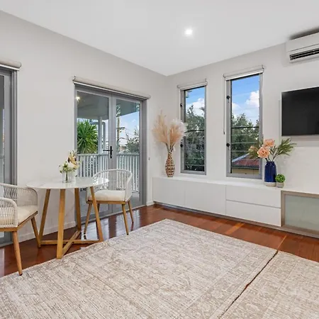 Holiday home The Hampton Retreat - 6br 16 Guest Pet Friendly House Brisbane
