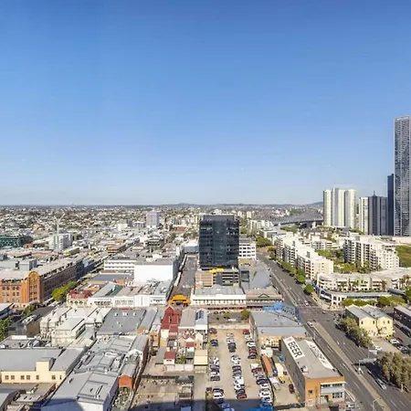 Story Bridge And View Skyhigh Luxe 2 Bed Unit Brisbane