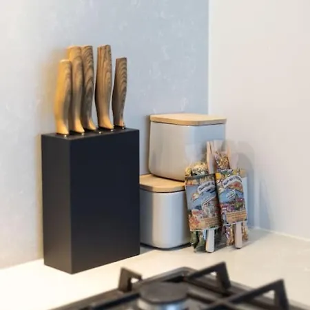 Apartment Story Bridge And View Skyhigh Luxe 2 Bed Unit