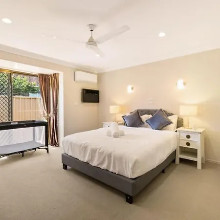 Holiday home Decorated With 4bd Family House With Pool