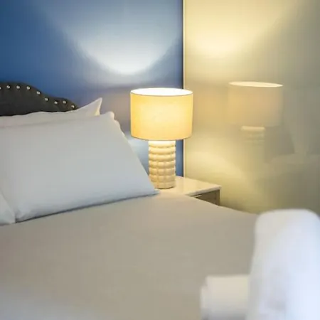 Apartment Vintage Glamour Nest 2br Near Cbd With Carpark Brisbane