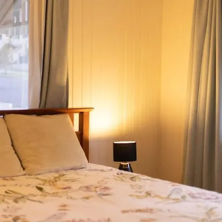 Holiday home Family Friendly Cozy 4br House At Annerley *