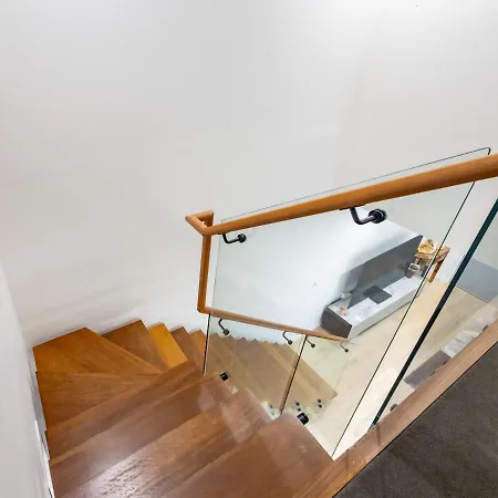 Conveniently Located Luxury 4br Townhouse Holiday home Brisbane