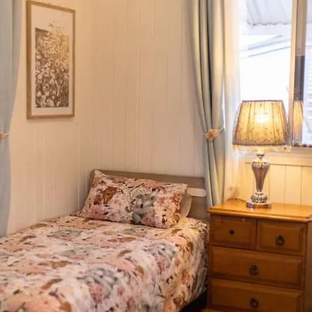 Family Friendly Cozy 4br House At Annerley Holiday home Brisbane