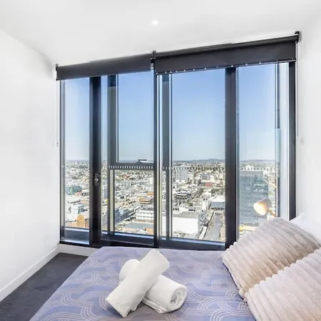 Apartment Story Bridge And View Skyhigh Luxe 2 Bed Unit *