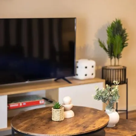 Vintage Glamour Nest 2br Near Cbd With Carpark