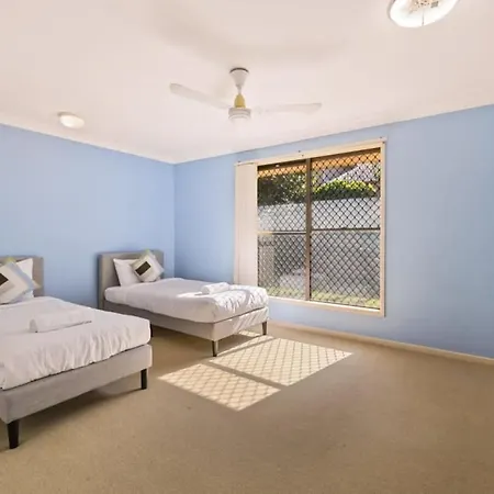 Holiday home Decorated With 4bd Family House With Pool Brisbane