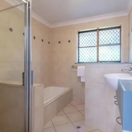 Decorated With 4bd Family House With Pool * Brisbane