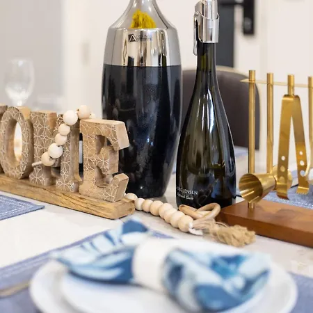 Holiday home Conveniently Located Luxury 4br Townhouse Brisbane
