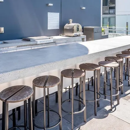 South City View 2 Bedroom With Parking Apartment Brisbane
