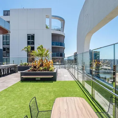 South City View 2 Bedroom With Parking Apartment Brisbane