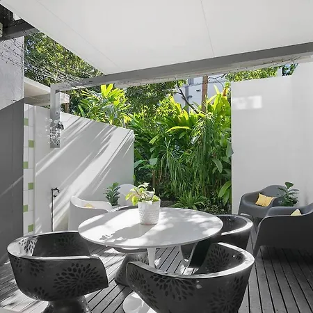 The Sun Catcher - A Trendy South Townhouse *