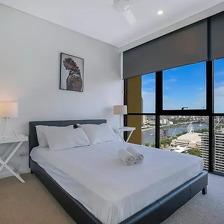 Soaring Skyline On Southside At Resort-style Apartment *